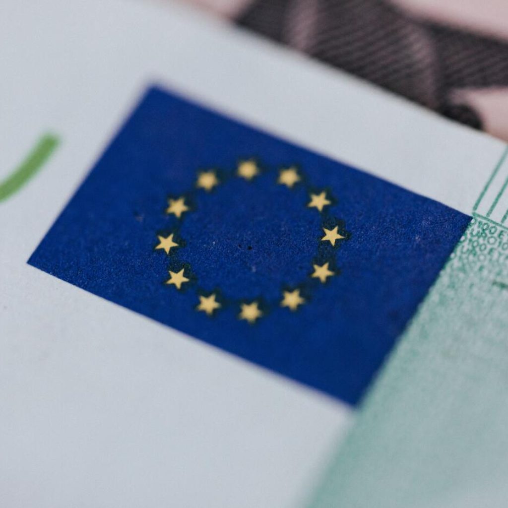 Transposición de la directiva europea sobre compradores y administradores de crédito